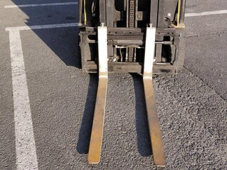 Chariot élévateur frontal 3 roues Yale ERP18VTL
