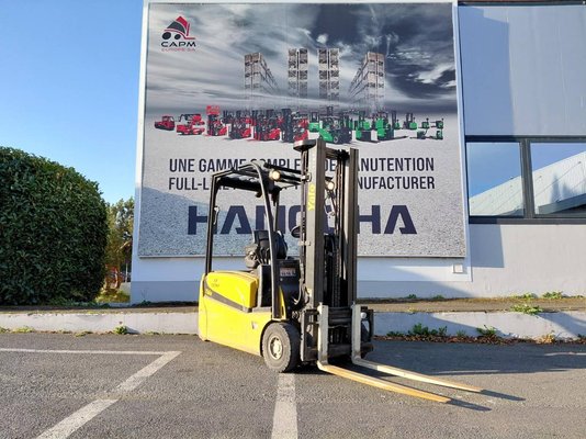 Chariot élévateur frontal 3 roues Yale ERP18VTL