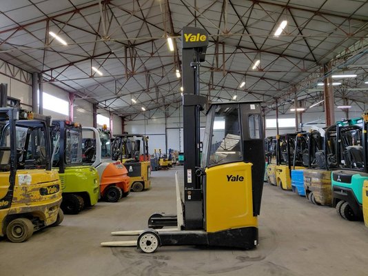Chariot à mât rétractable Yale MR14