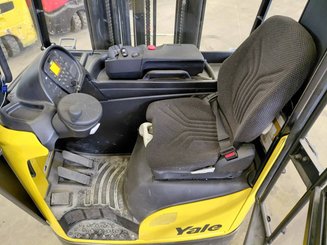 Chariot à mât rétractable Yale MR14