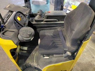 Chariot à mât rétractable Yale MR10E