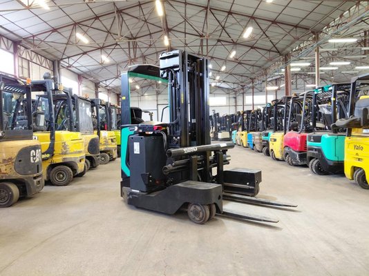 Chariot à mât rétractable multidirectionnel Mitsubishi RBM25N2