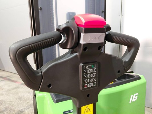 Gerbeur accompagnant Hangcha CDD16-XT1-SIL