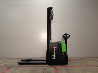 Gerbeur accompagnant Hangcha CDD16-XT1-SIL