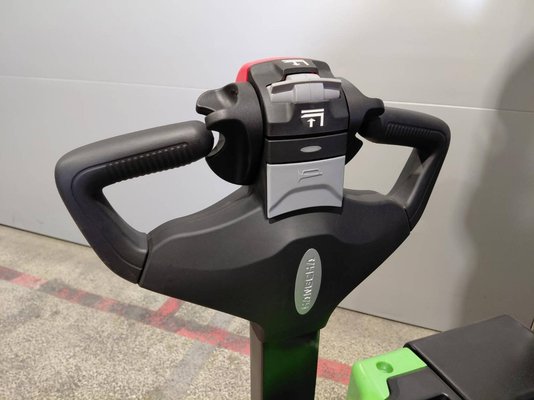 Gerbeur accompagnant Hangcha CDD20 XT1-SI