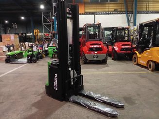 Gerbeur accompagnant Hangcha CDD20 XT1-SI