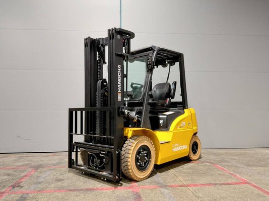 Chariot élévateur frontal 4 roues - XE25i