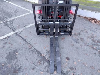 Chariot élévateur frontal 4 roues Hangcha XF25D-2 (CPCD25-X2H7F1)