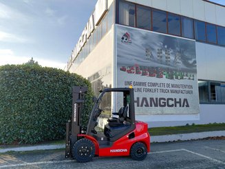 Chariot élévateur frontal 4 roues Hangcha XF25D-2 (CPCD25-X2H7F1)