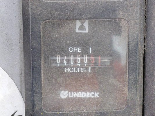 Chariot élévateur latéral multidirectionnel Combilift C4000