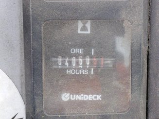 Chariot élévateur latéral multidirectionnel Combilift C4000