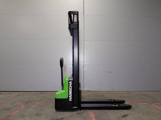 Gerbeur accompagnant Hangcha CDD15-A2MC2-ISZ